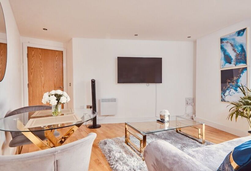 Modern Deluxe Leeds Dock Apartment Free Secure Parking
