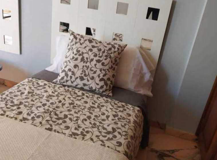 Pensão Rooms Pico Cho Marcial