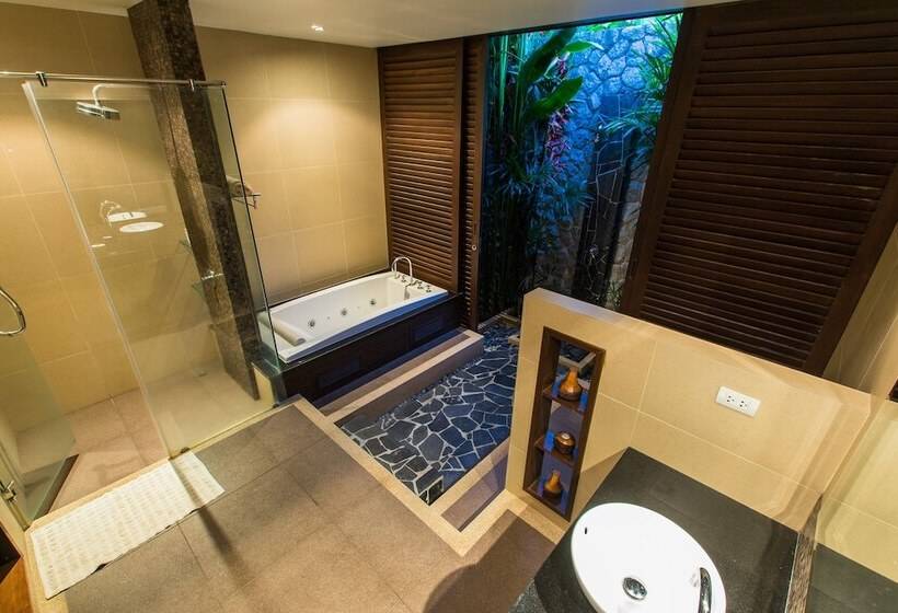 Tulip Pool Villa In Rawai