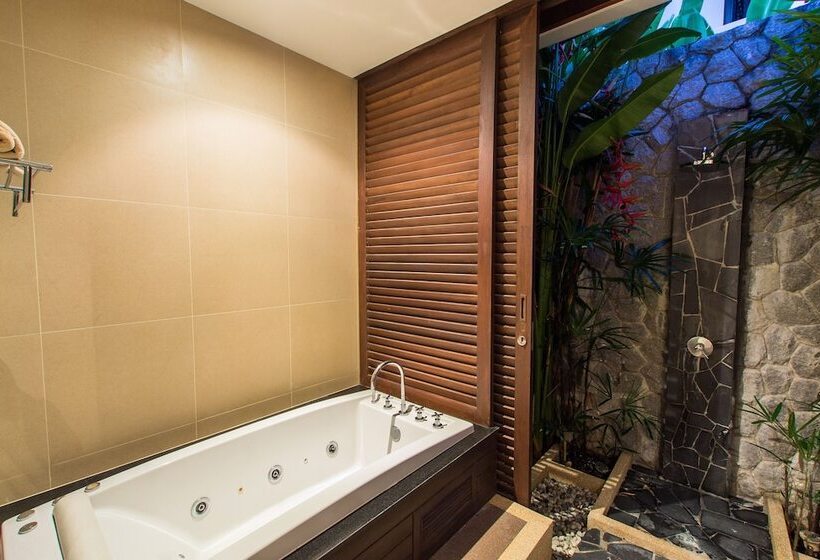 Tulip Pool Villa In Rawai