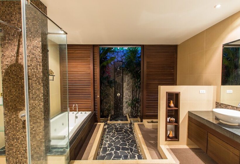 Tulip Pool Villa In Rawai