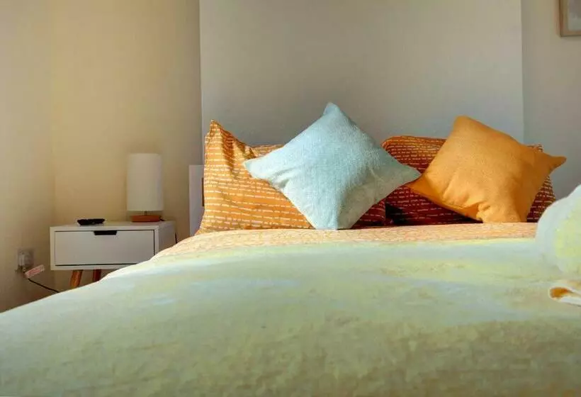 Upperton Road Lodge