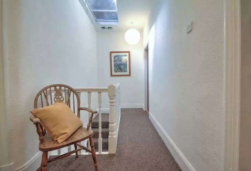 Upperton Road Lodge