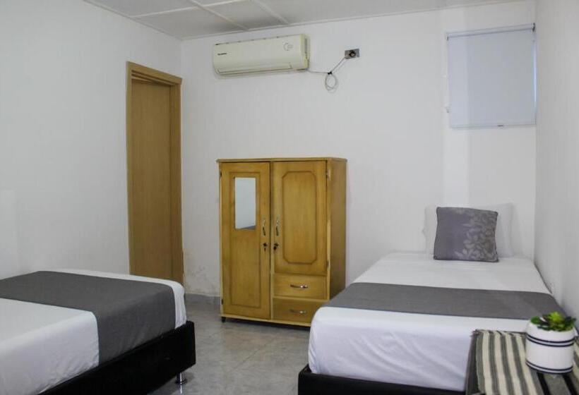 ペンション Poblado Suite