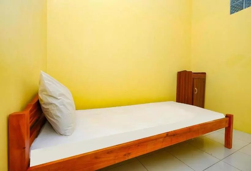 Hotel Oyo 2867 Kos Kuning