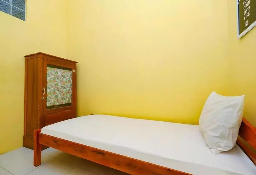Hotel Oyo 2867 Kos Kuning