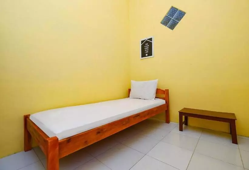Hotel Oyo 2867 Kos Kuning