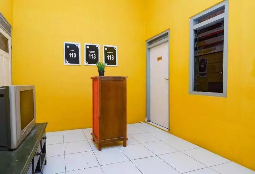 Hotel Oyo 2867 Kos Kuning