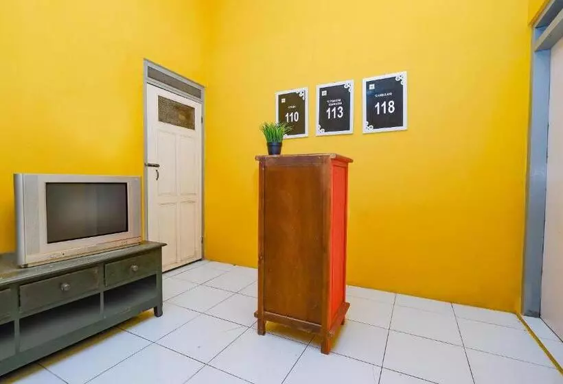 Hotel Oyo 2867 Kos Kuning