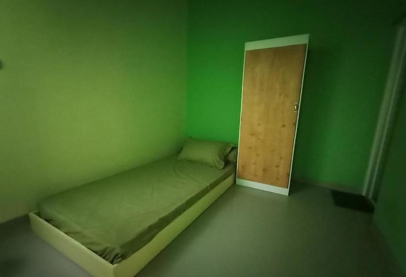 בית מלון כפרי Oyo 2879 Pondok Bunda