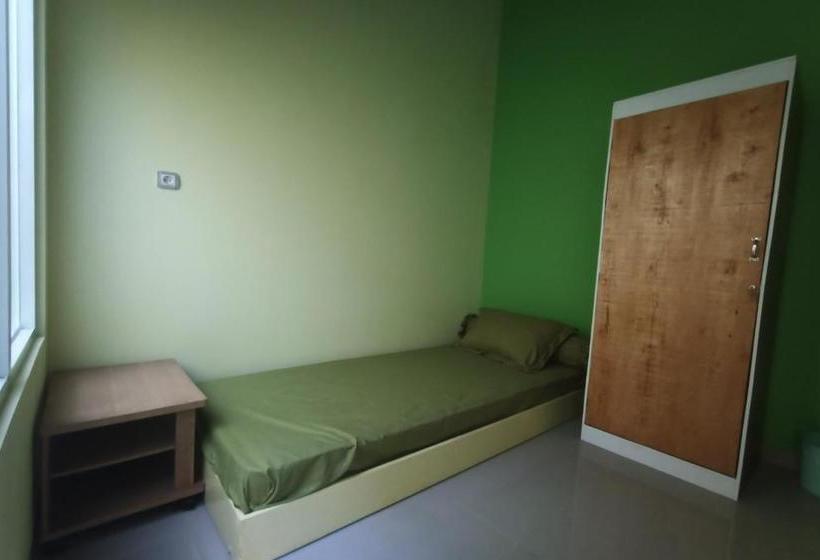 בית מלון כפרי Oyo 2879 Pondok Bunda