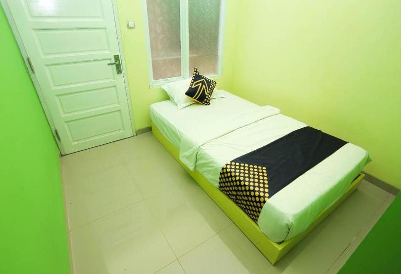 בית מלון כפרי Oyo 2879 Pondok Bunda