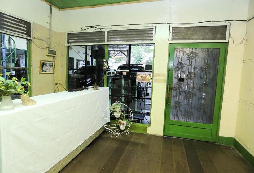 בית מלון כפרי Oyo 2879 Pondok Bunda