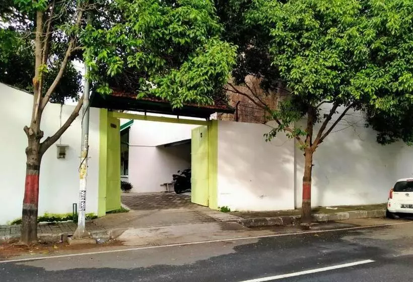 Hotelli Spot On 2840 Homestay Kepodang