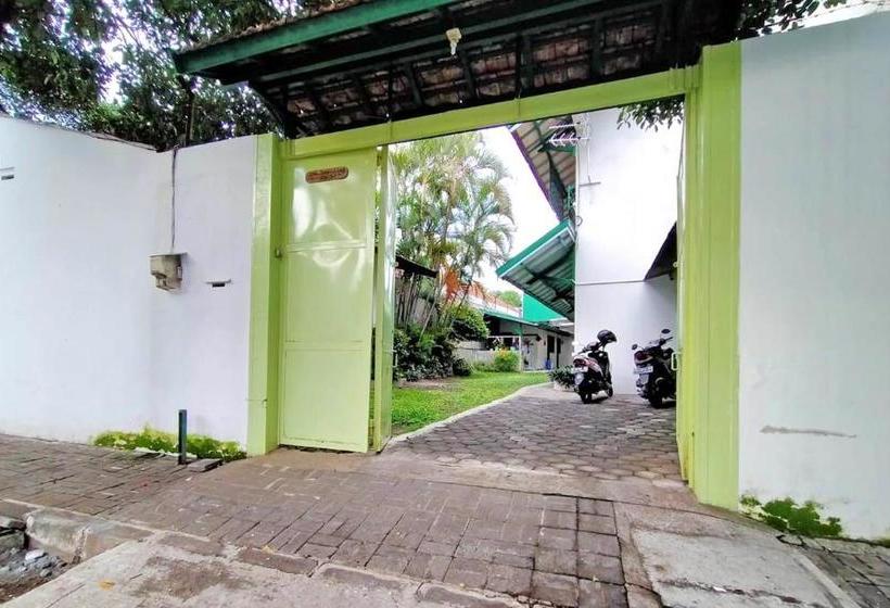 Hotel Spot On 2840 Homestay Kepodang