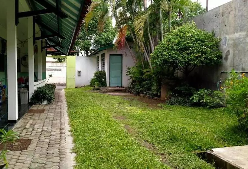 Hotelli Spot On 2840 Homestay Kepodang