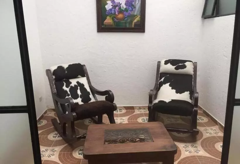 ホテル Casa Floralia