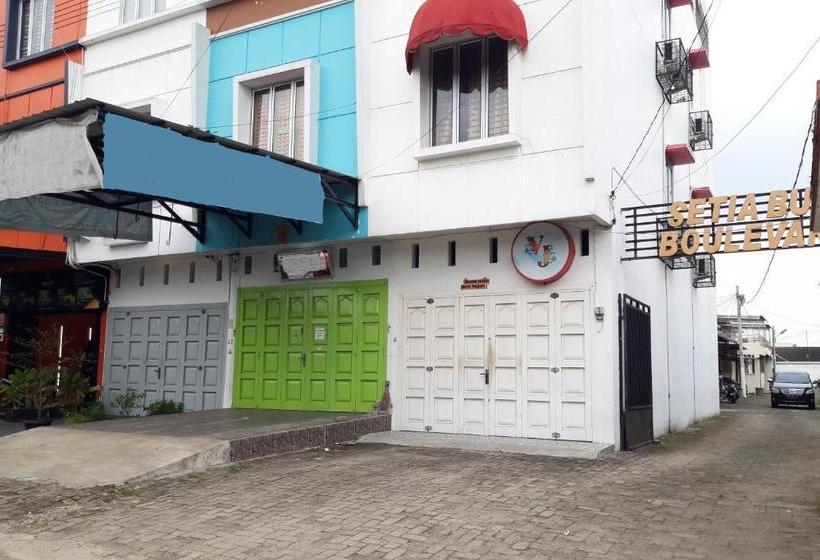 בית מלון כפרי Oyo 2560 Vj Living Syariah