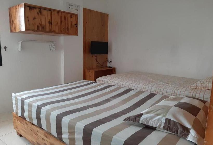 בית מלון כפרי Oyo 2560 Vj Living Syariah