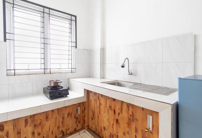 בית מלון כפרי Oyo 2560 Vj Living Syariah