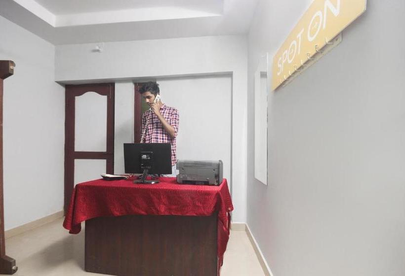 فندق Spot On Raahila Mansion