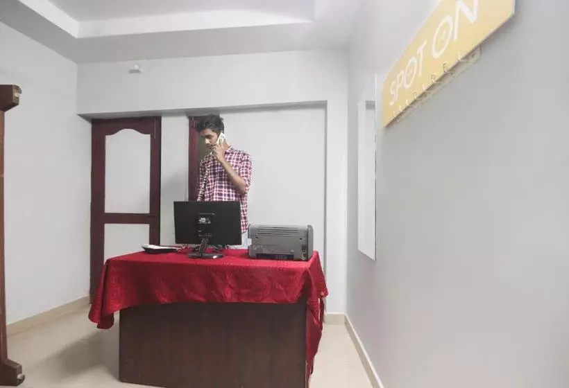 ホテル Spot On Raahila Mansion