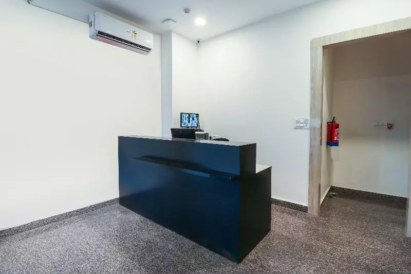 Hotelli Capital O Gn Suites