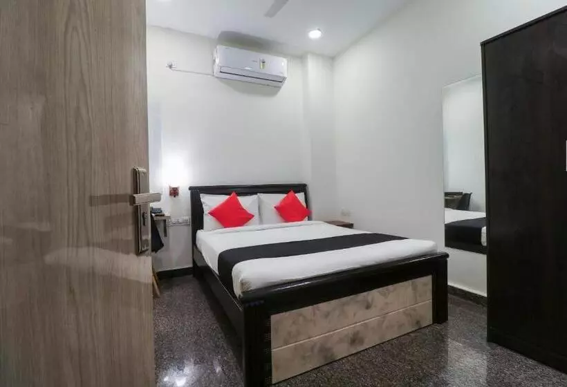 Hotelli Capital O Gn Suites