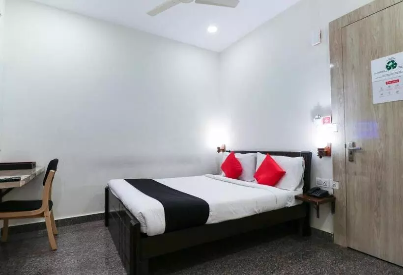 Hotelli Capital O Gn Suites