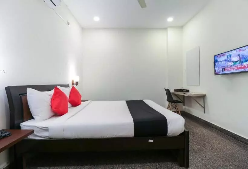 Hotelli Capital O Gn Suites
