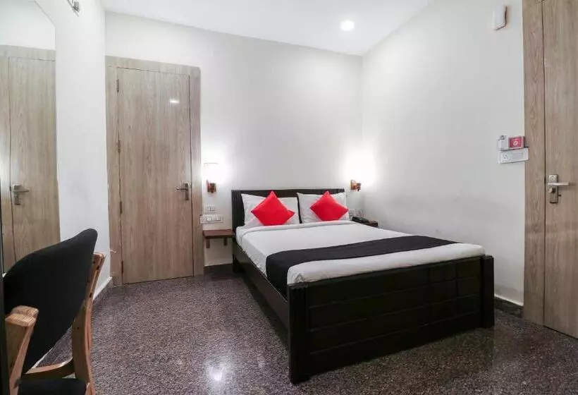 Hotelli Capital O Gn Suites