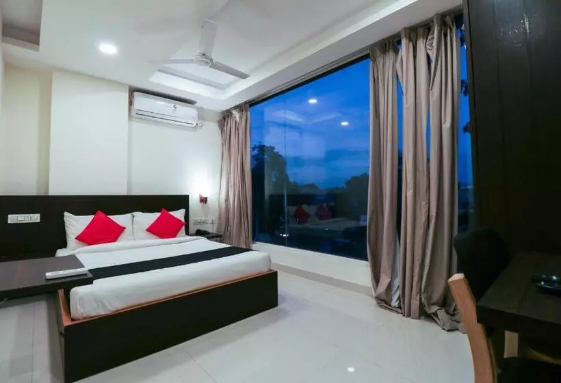 Hotelli Capital O Gn Suites