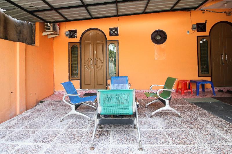 ホテル Oyo 2597 Km Kost