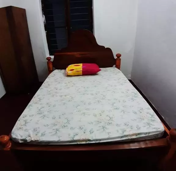 Mamdali Hostel