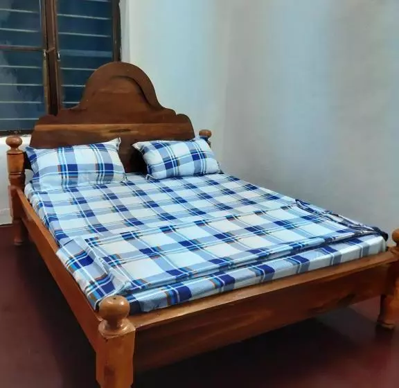 Mamdali Hostel