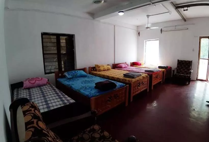Mamdali Hostel