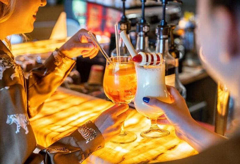 فندق And Spa Moreni