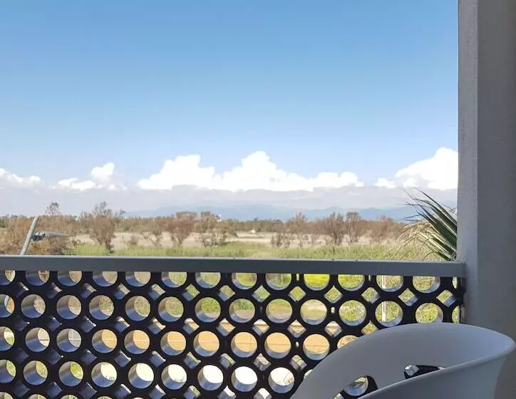 هتل Tirreno