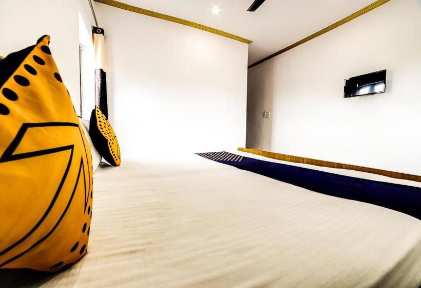 هتل Spot On 63858 Jay Gurudev Homestay