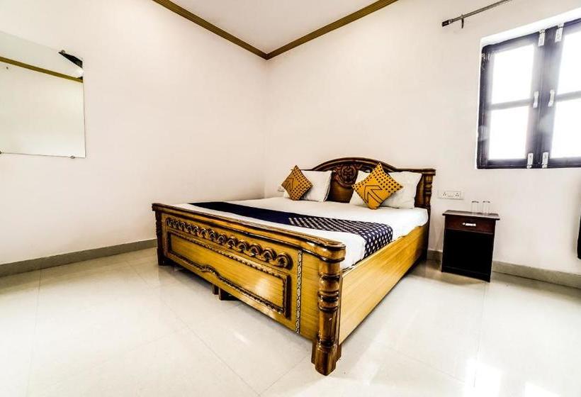 هتل Spot On 63858 Jay Gurudev Homestay