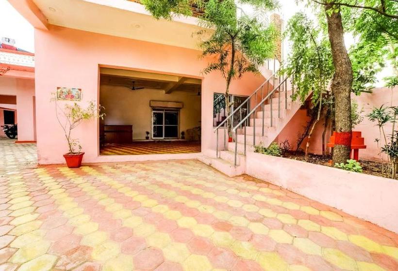 هتل Spot On 63858 Jay Gurudev Homestay