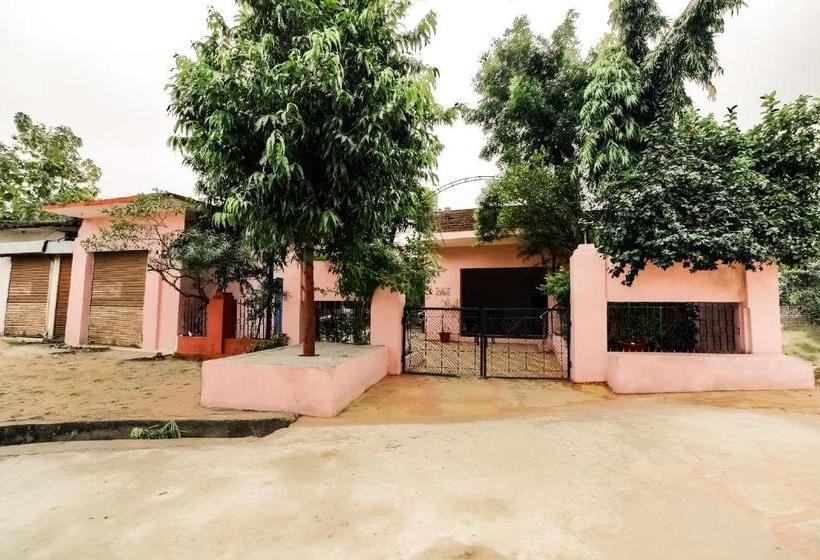 هتل Spot On 63858 Jay Gurudev Homestay