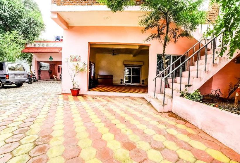 هتل Spot On 63858 Jay Gurudev Homestay