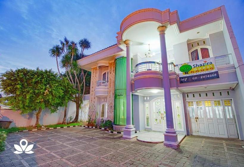 בית מלון כפרי Shazira Syariah