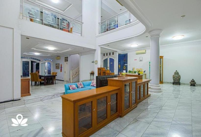 בית מלון כפרי Shazira Syariah