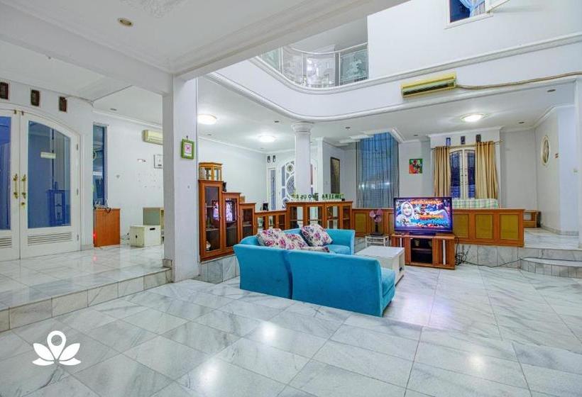 בית מלון כפרי Shazira Syariah