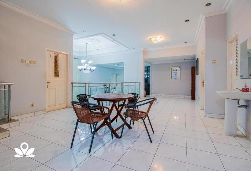 בית מלון כפרי Shazira Syariah