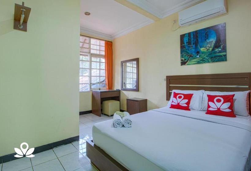 בית מלון כפרי Shazira Syariah