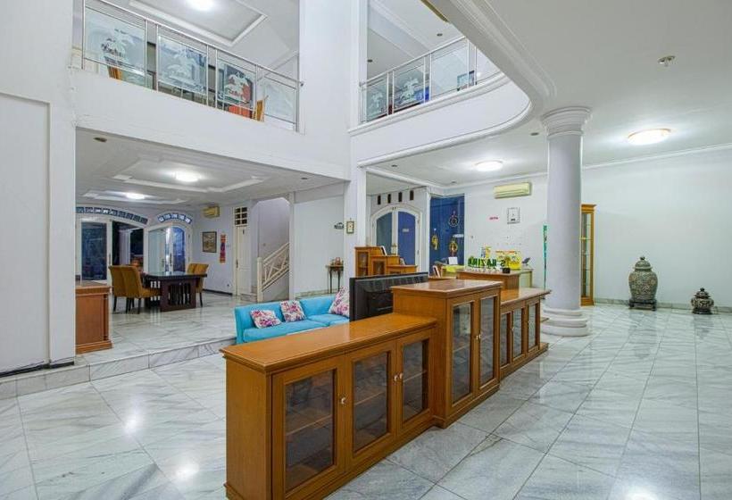 בית מלון כפרי Shazira Syariah