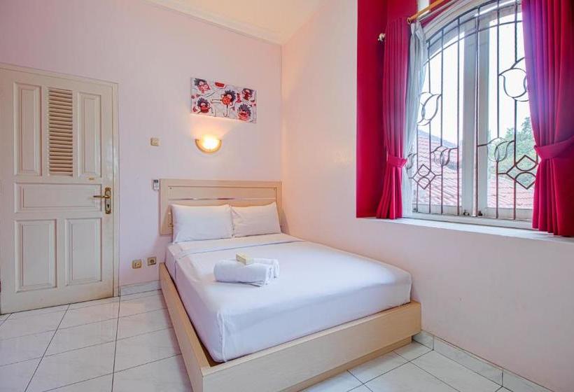 בית מלון כפרי Shazira Syariah